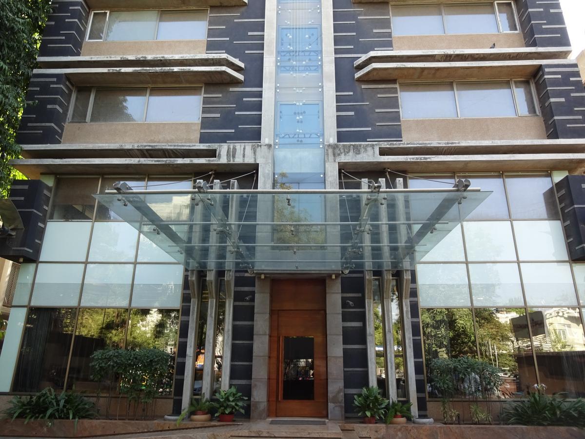 Hotel Cosmopolitan Ahmedabad Exterior photo